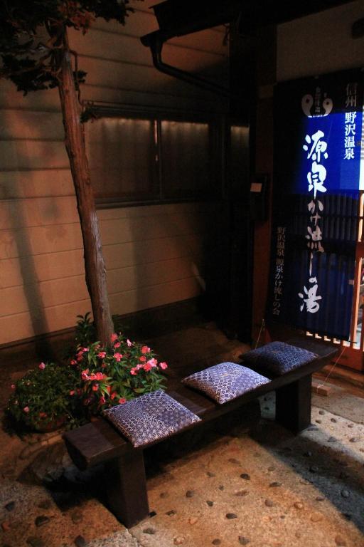 Yamadaya Ryokan Нодзава-Онсен Екстер'єр фото